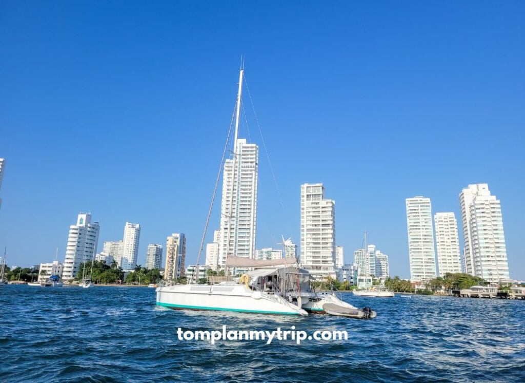 Boat rosario island with Ameryc Cartagena 3