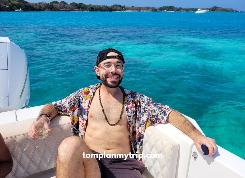 Boat rosario island with Ameryc Cartagena 9