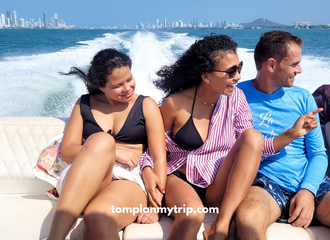 Boat rosario island with Ameryc Cartagena 7