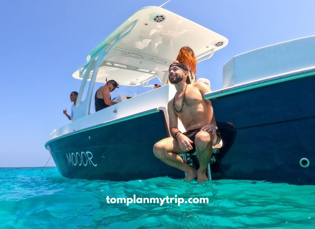 Boat rosario island with Ameryc Cartagena 1