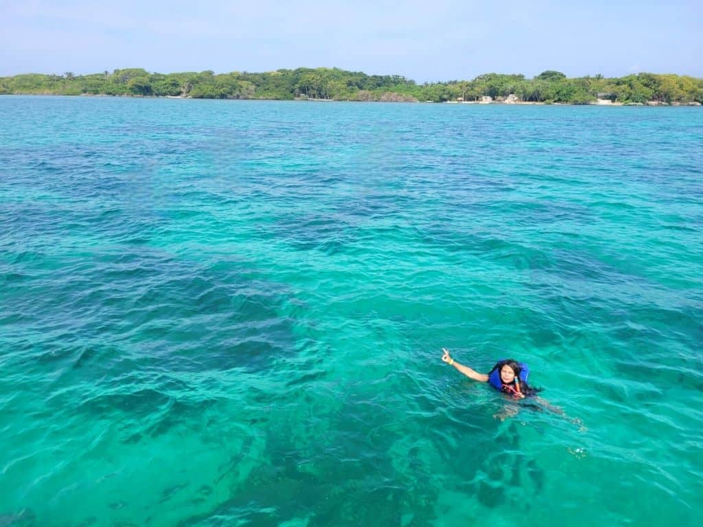 Aleja Swim near Isla Grande Rosario Islands (1)
