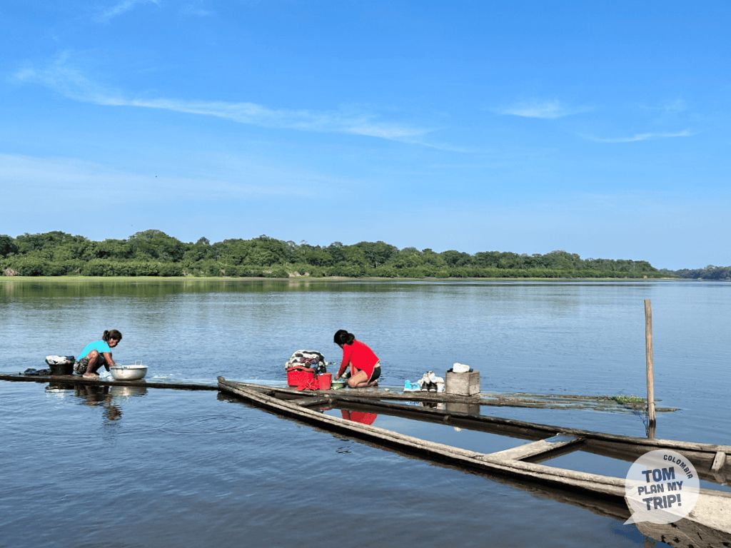 Amazon - Puerto Nariño - Laguna Tarapoto - Indigenous community