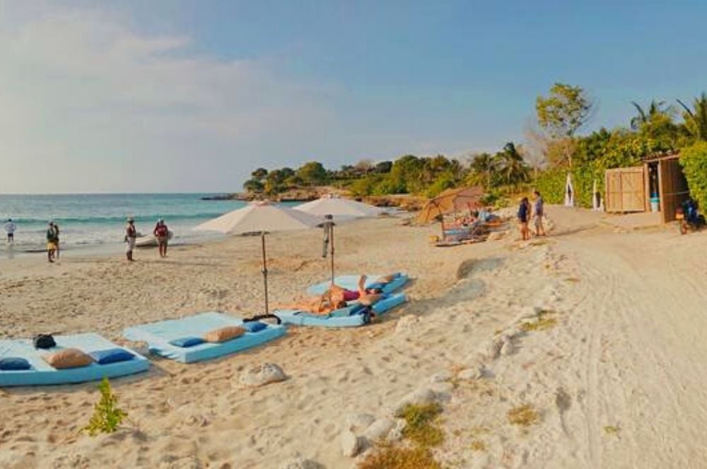 Blue apple beach Tierra Bomba