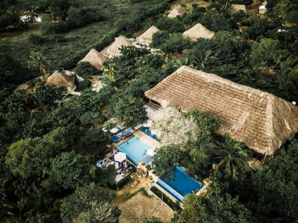 Blue Apple beach Tierra Bomba