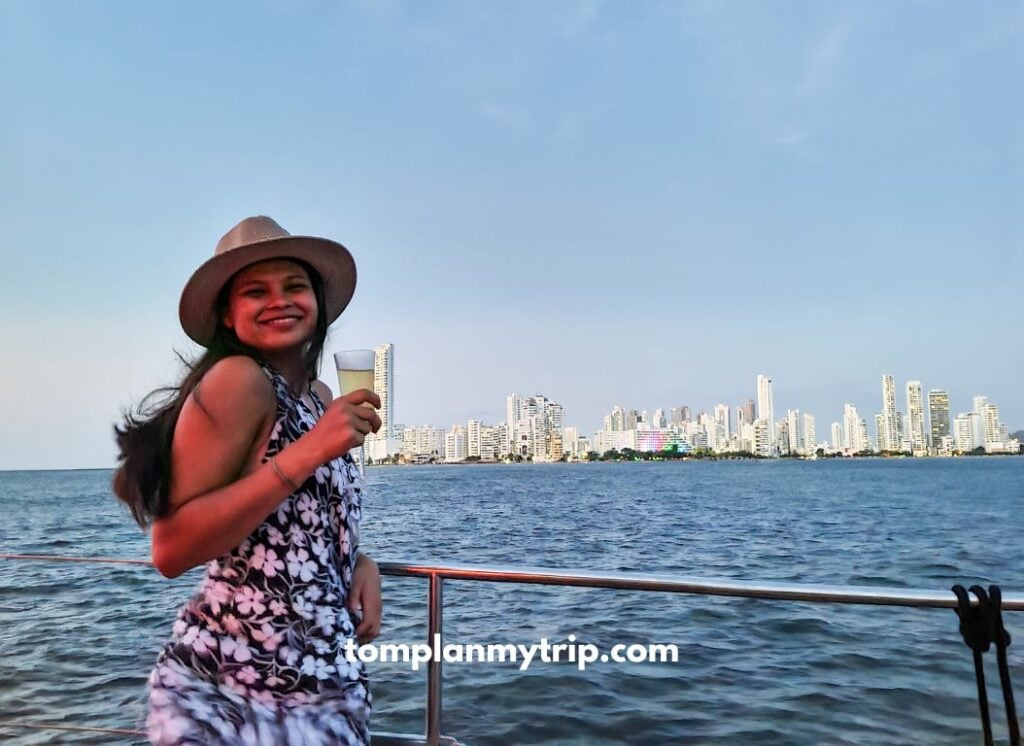 Bona Vida Catamaran Sunset in Cartagena(3)