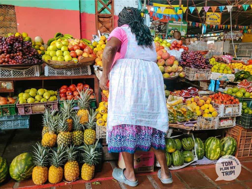 Cali and around - Cali Colombia - market fruit