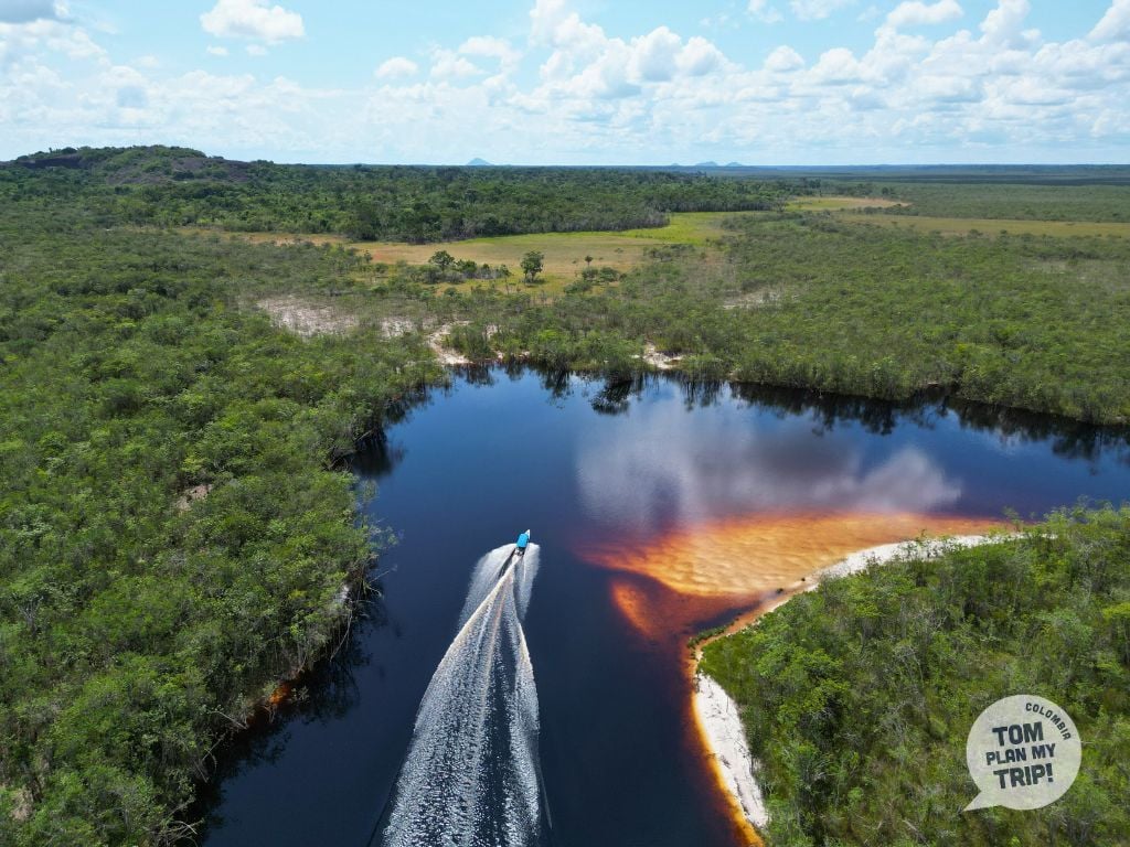 Caño San Joaquin Red river Cerros de Mavecure Amazon Gateway Colombia