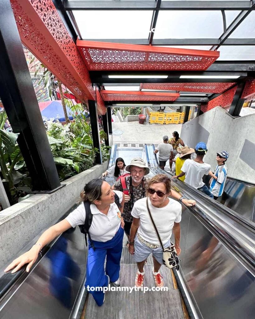 Escalator Comuna 13 (1)