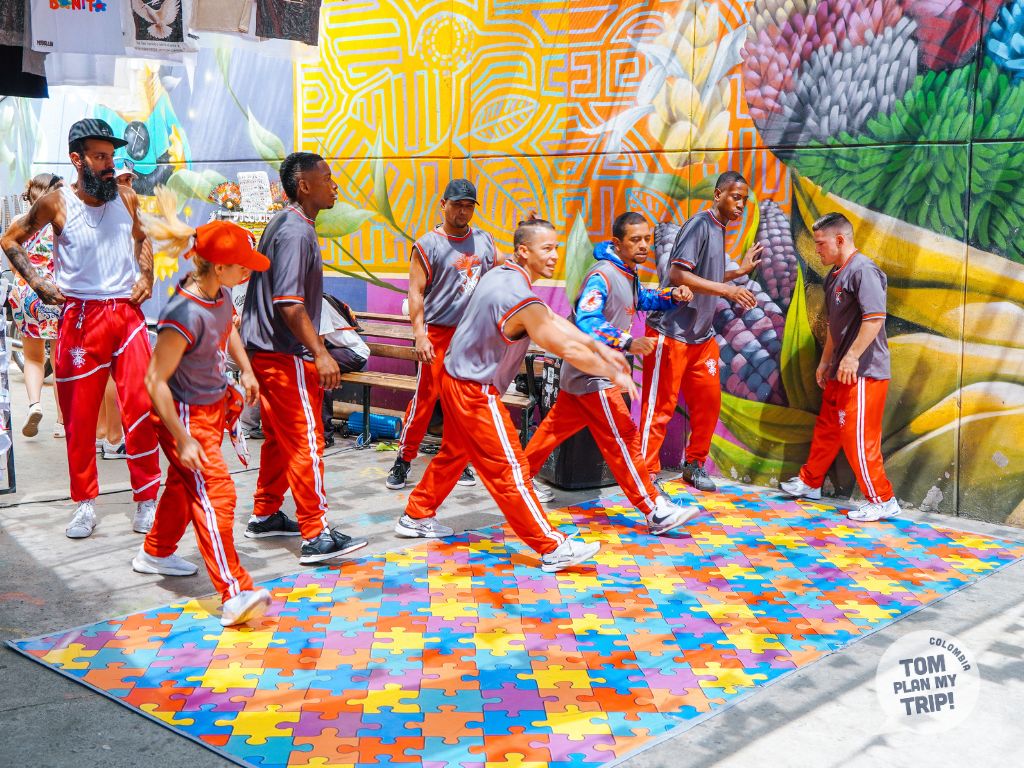 Comuna 13 Tour - Medellin - Antioquia - Colombia - Dancing