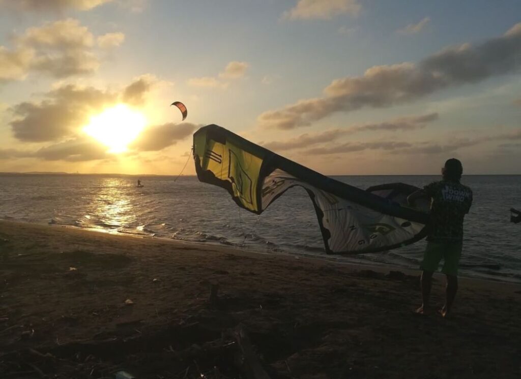 (Credito a) Kitesurfing Puerto Colombia