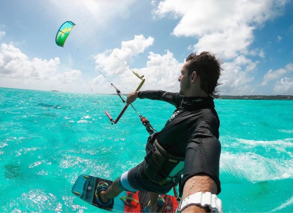 (Credito a) Kitesurfing San Andres
