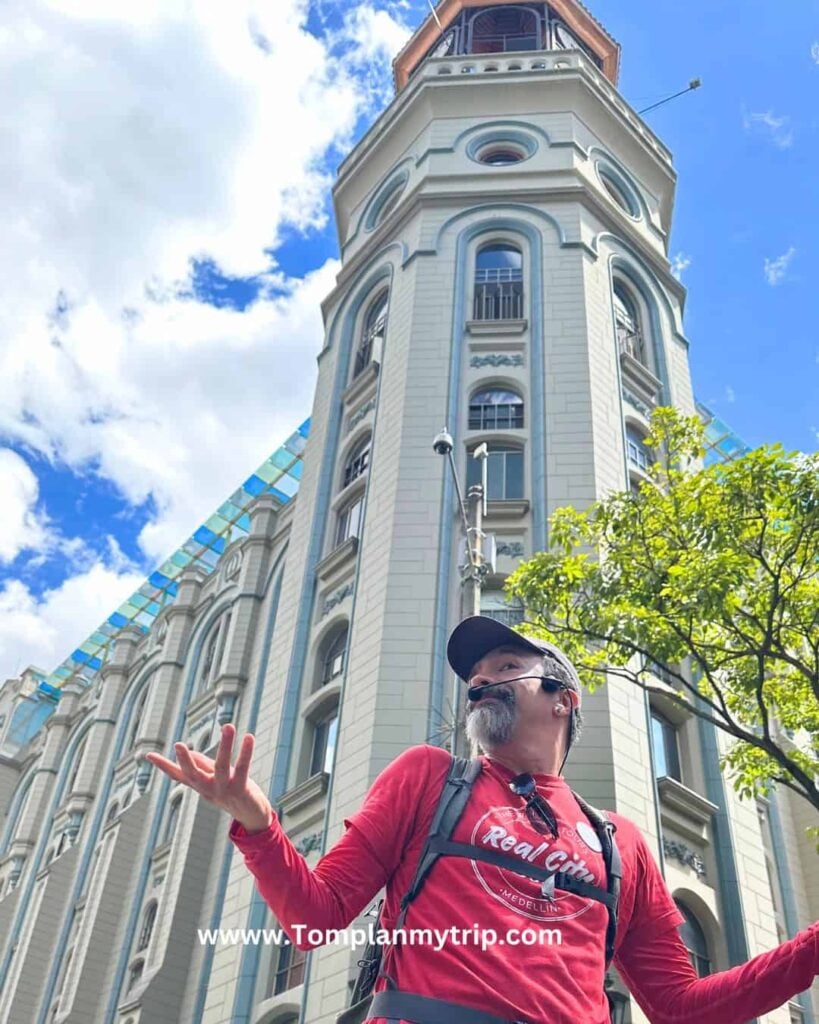 Downtown Medellin local guide real city tour (2)