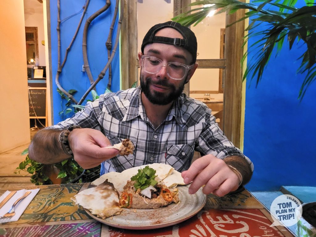 Food Restaurant in Street and Mochilas Wayuu in Riohacha La Guajira Colombia - Eastern Caribbean Coast - Tom