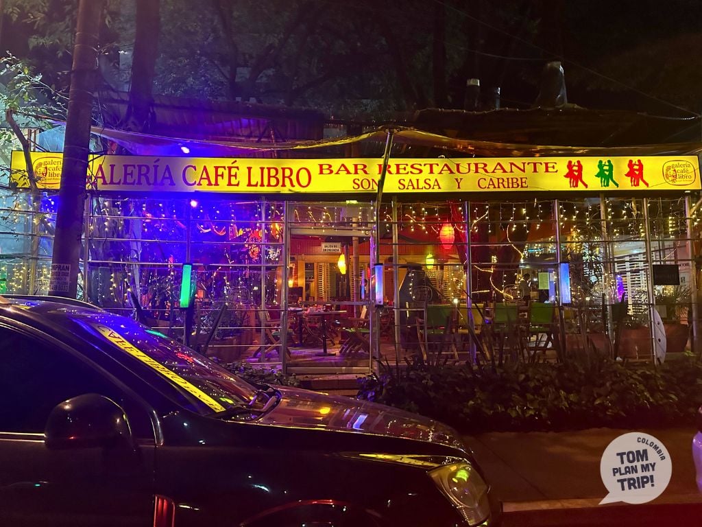 Galeria Cafe Libro Bar in Bogota - Bogota and around - night (1)