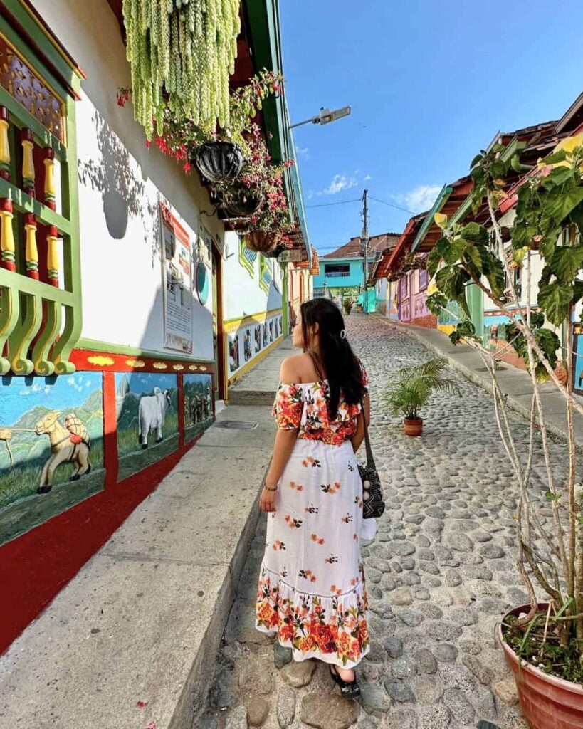 Guatapé street aleja