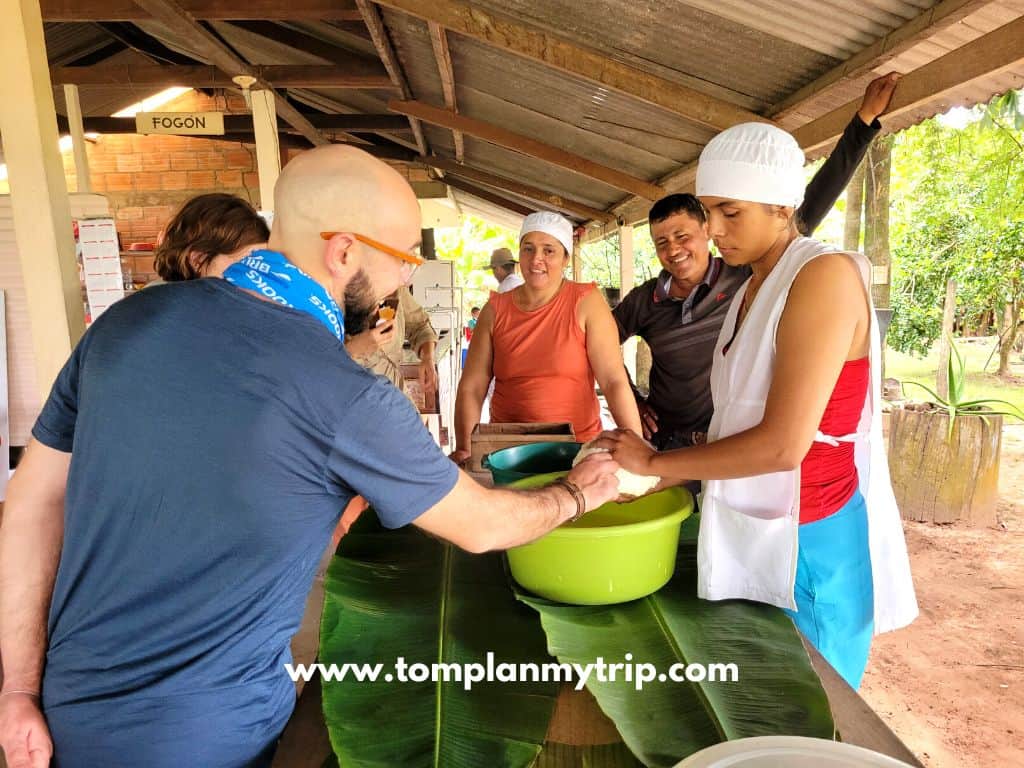 Los Llanos making cheese (1)