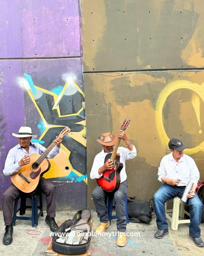 Musicians Medellin Live Music Comuna 13 (1)
