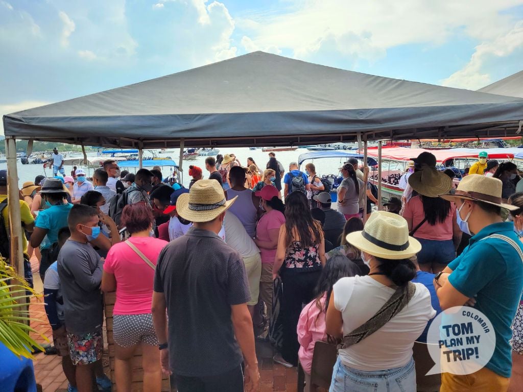 Public boat Isla Grande