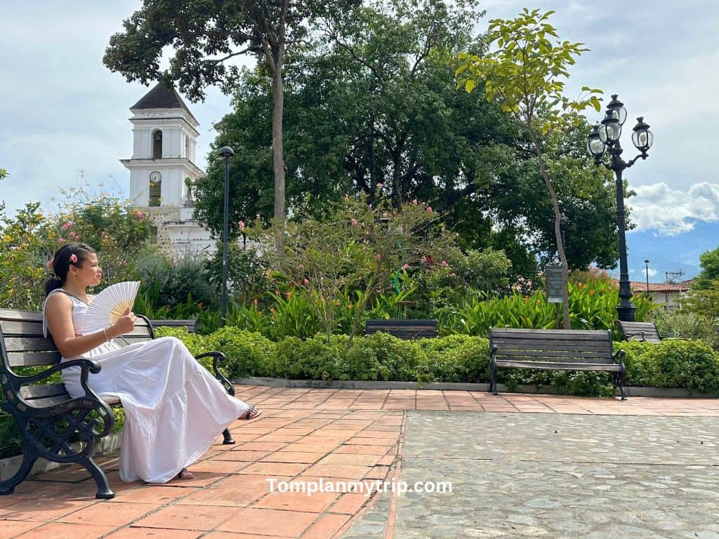 Santa fe de Antioquia Main square aleja (1)