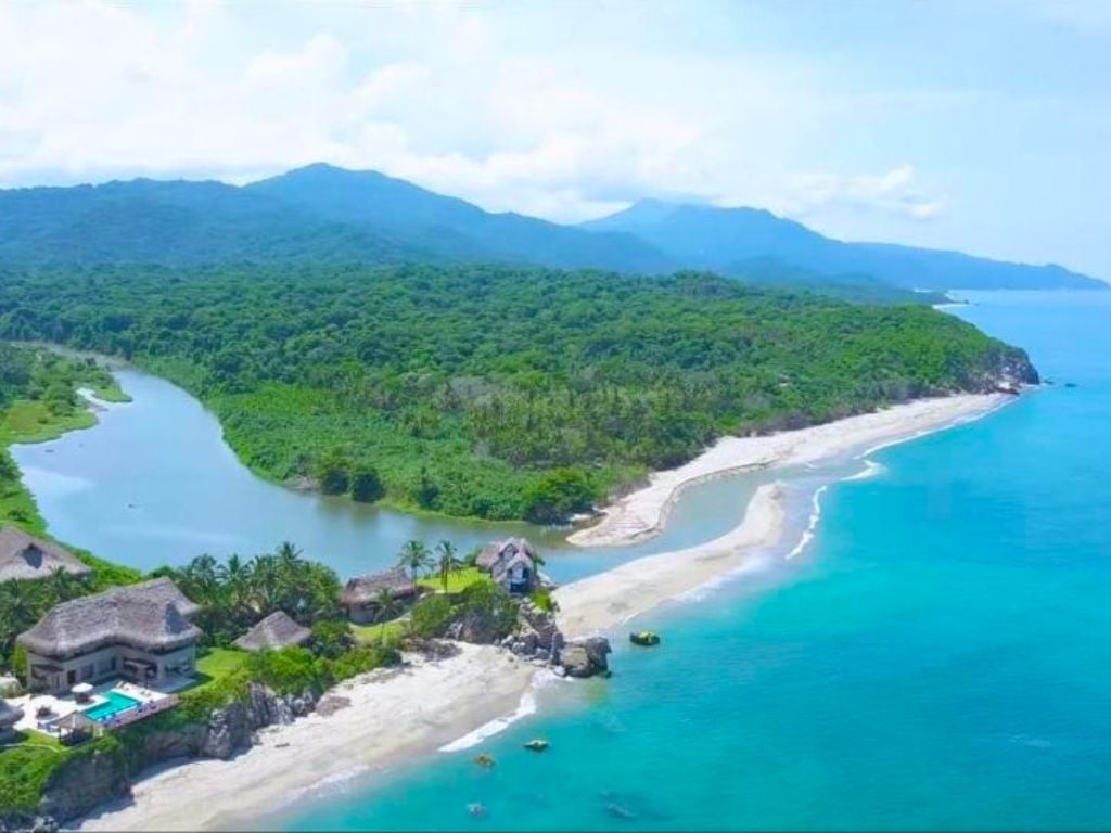 Senda-Casa-Tayrona-beach2