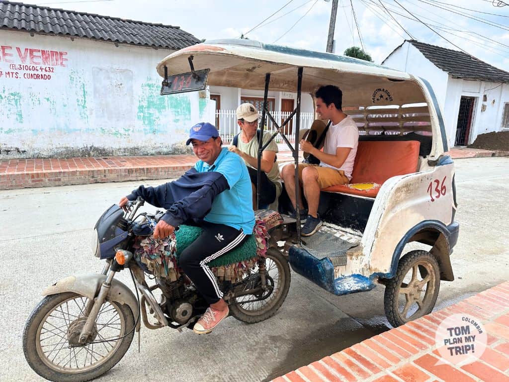 Tuk tuk Santa Cruz de Mompox - East Caribbean Coast Colombia - adrien local