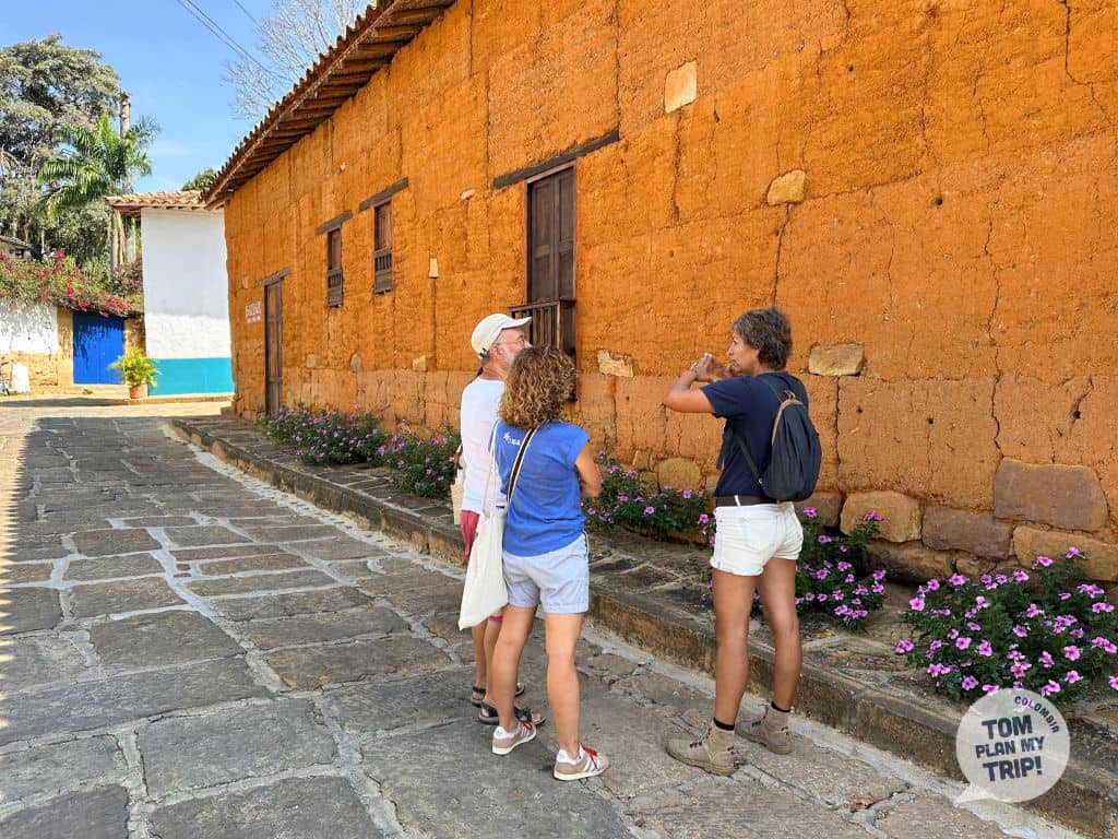 Walkin tour Barichara Santander Colombia - Street and tapia house (1)