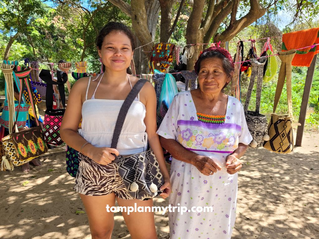 Wayuu Mochilas in Macuira, La Guajira